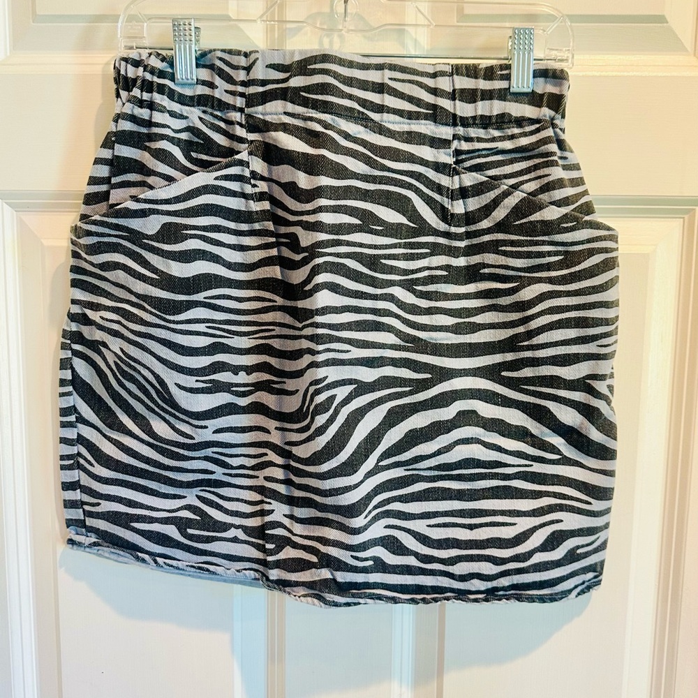 Entro Black & Light Blue Zebra Mini Skirt